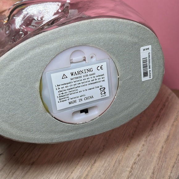 Bath & Body Works Clear Light Up Skull Halloween 3 Wick Candle Holder Decorative - Picture 4 of 5